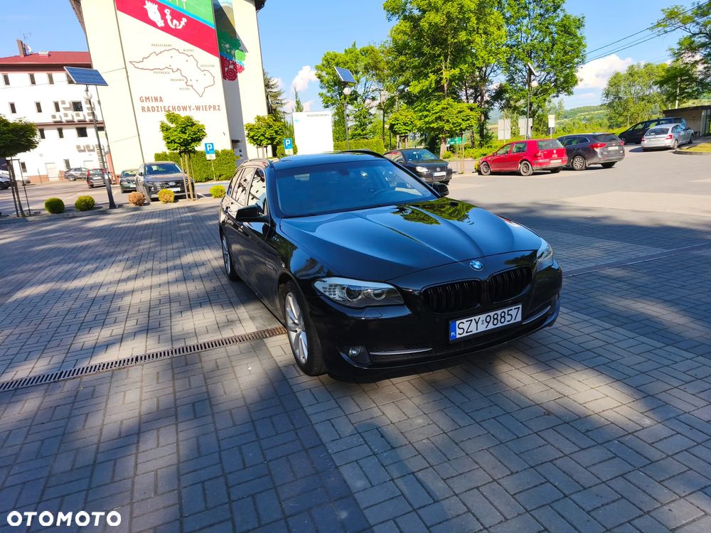 BMW Seria 5 525d - 2