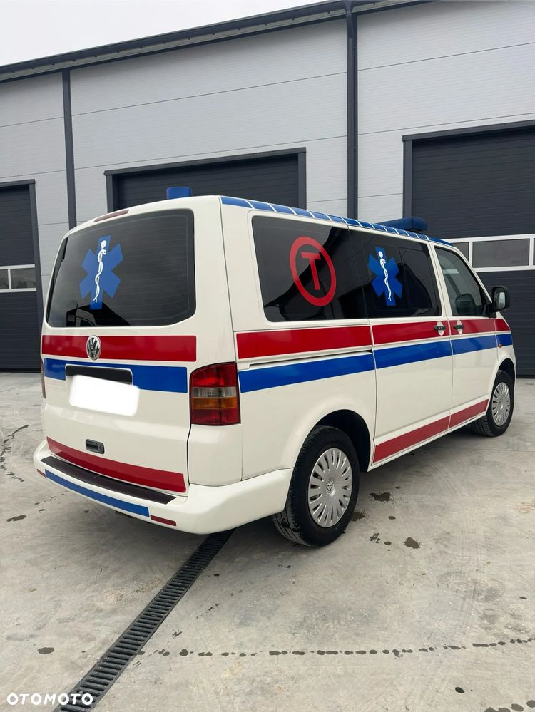 Volkswagen Transporter T5 Karetka Ambulans 2.5 TDI - 4
