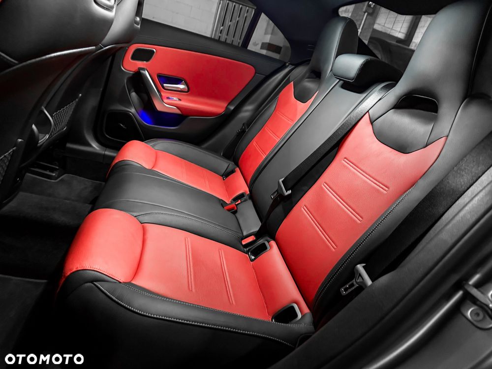 Mercedes-Benz CLA 250 E AMG Line 8G-DCT - 34