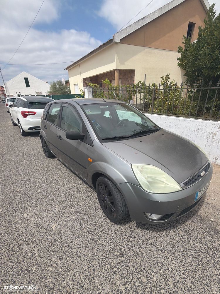 Ford Fiesta 1.4 Ghia - 2