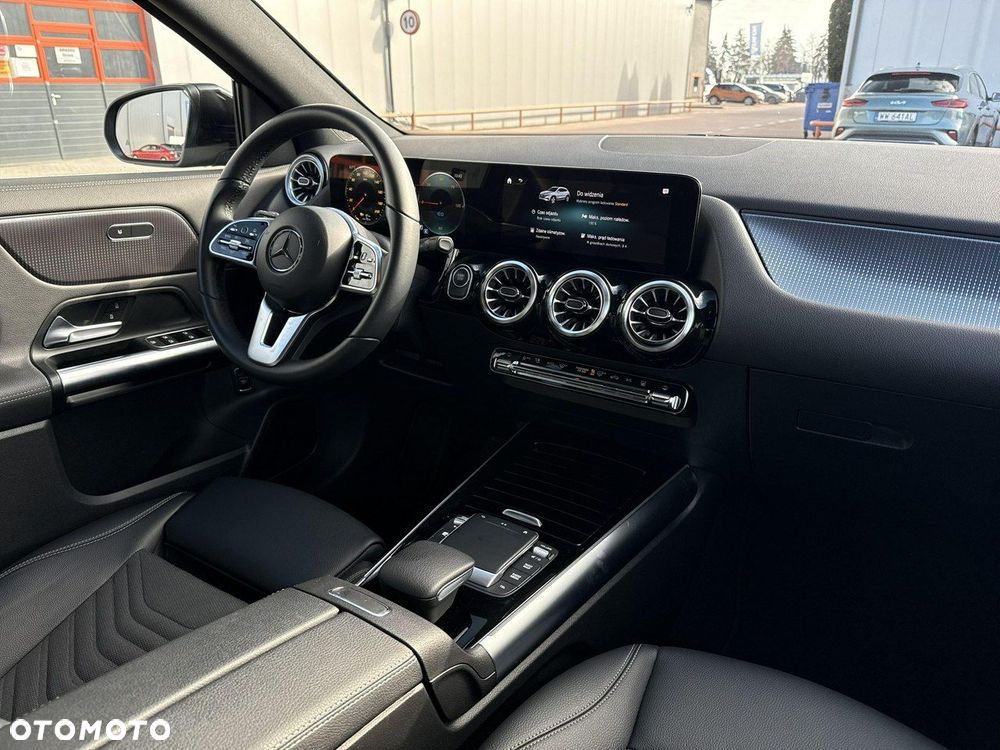 Mercedes-Benz EQA - 22