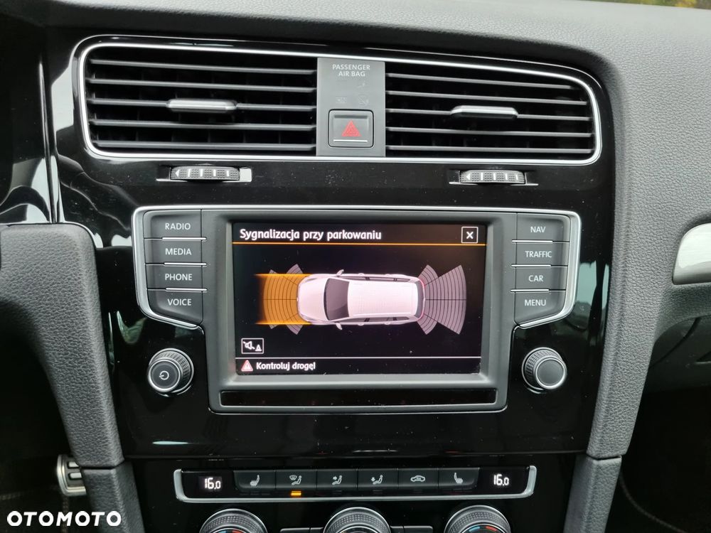Volkswagen Golf - 29