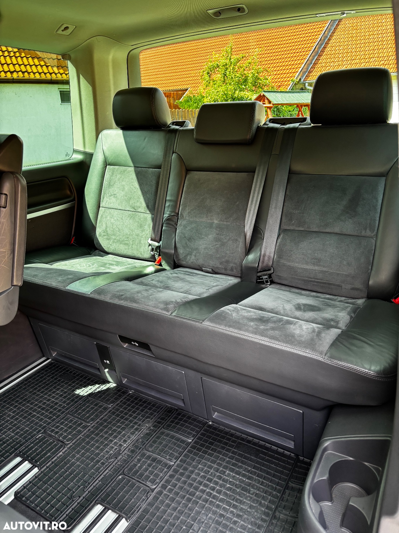 Volkswagen Multivan - 13
