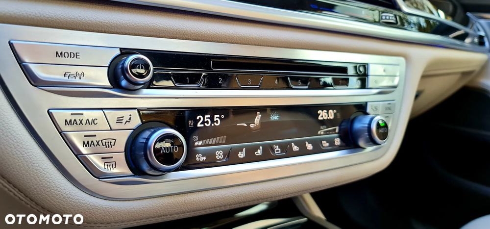BMW Seria 7 740Ld xDrive - 29