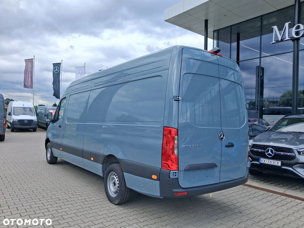 Mercedes-Benz Sprinter - 11