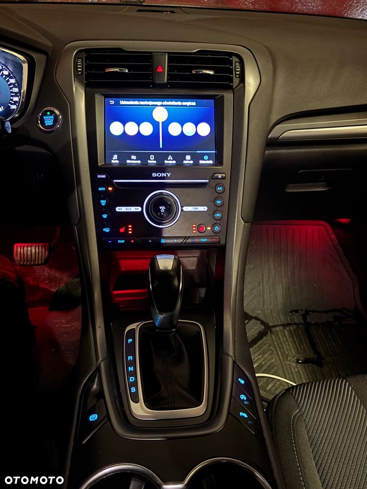 Ford Mondeo 2.0 EcoBoost Titanium - 28