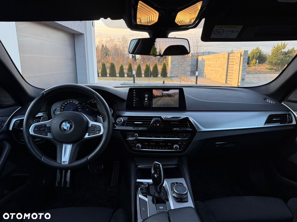 BMW Seria 5 520d M Sport - 12