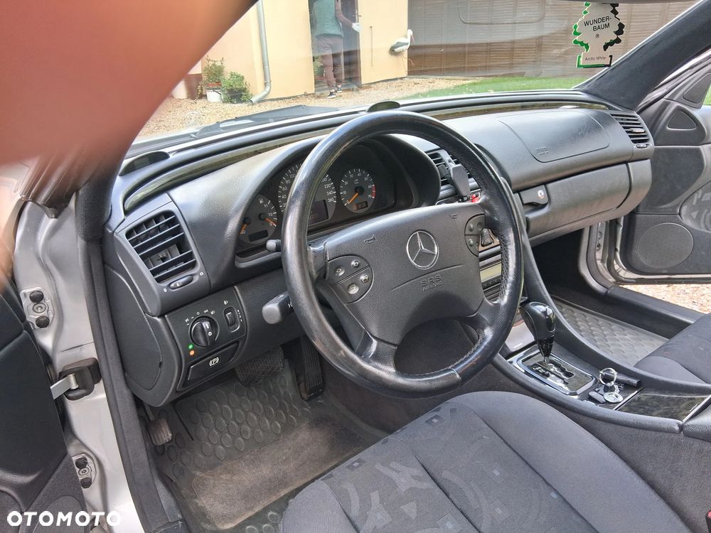 Mercedes-Benz CLK - 6