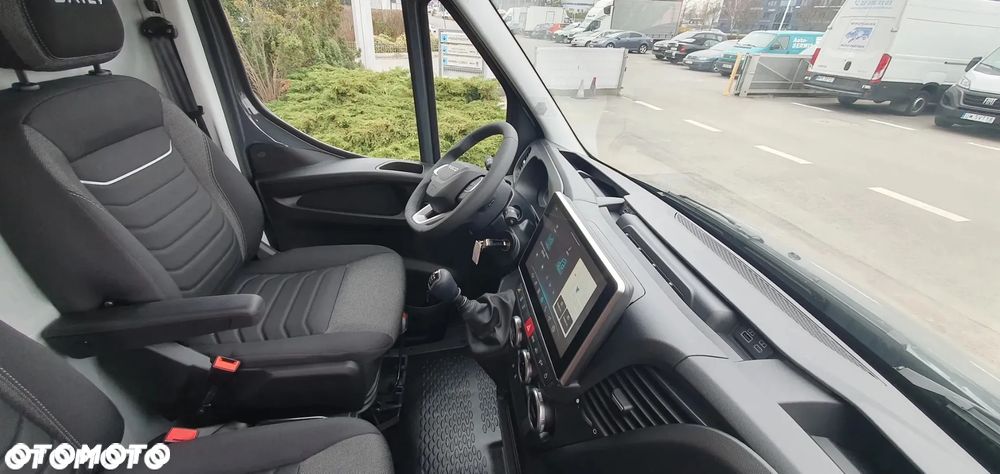 Iveco DAILY WYPRZEDAŻ DEALERA – zastosowanie pod 10 palet !!! - 12