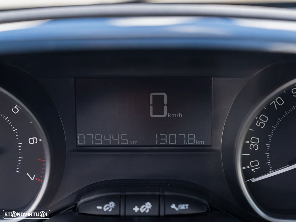 Peugeot 208 1.2 PureTech Style - 13