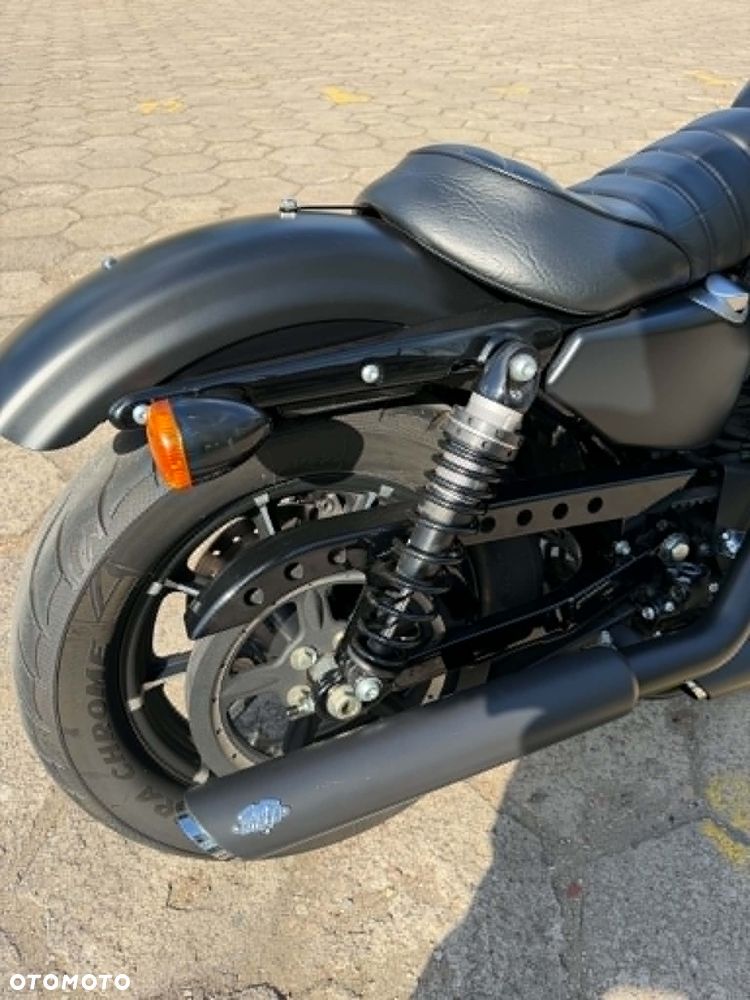 Harley-Davidson Sportster Iron 883 - 13