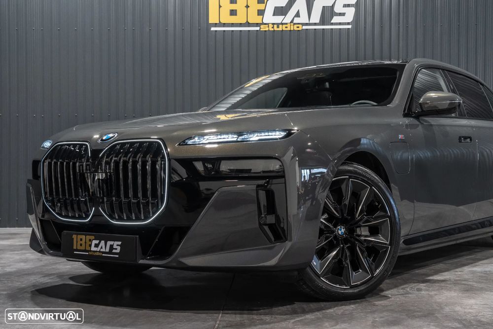 BMW 750 750e xDrive Pack Desportivo M - 39