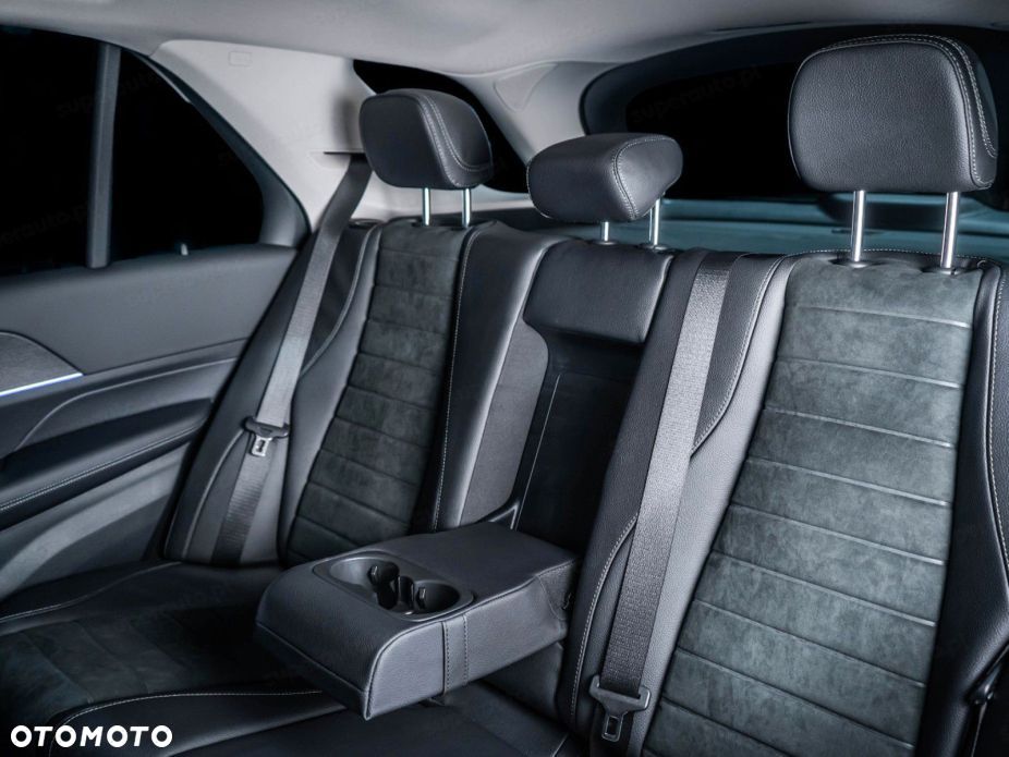 Mercedes-Benz GLE 300 d mHEV 4-Matic AMG Line - 11
