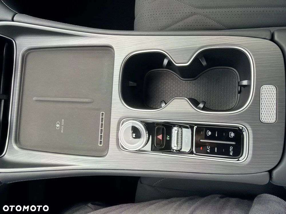 Chery Tiggo 8 1.5 T-GDI Super Hybrid Prestige DCT - 27