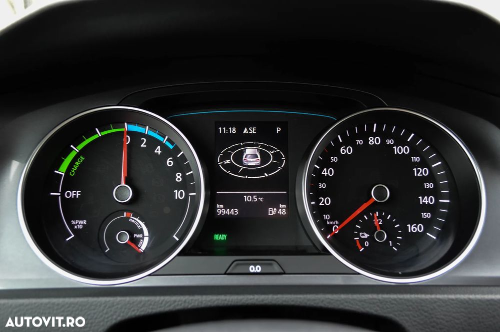 Volkswagen Golf e-Golf - 21