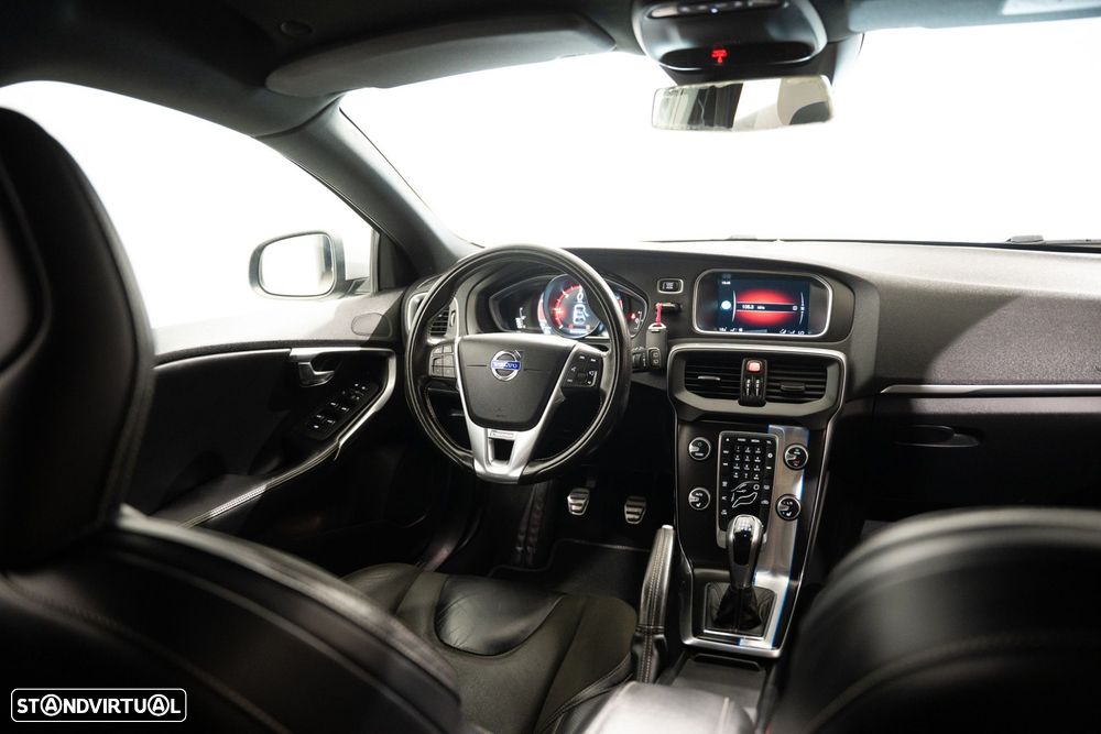 Volvo V40 2.0 D2 R-Design - 11