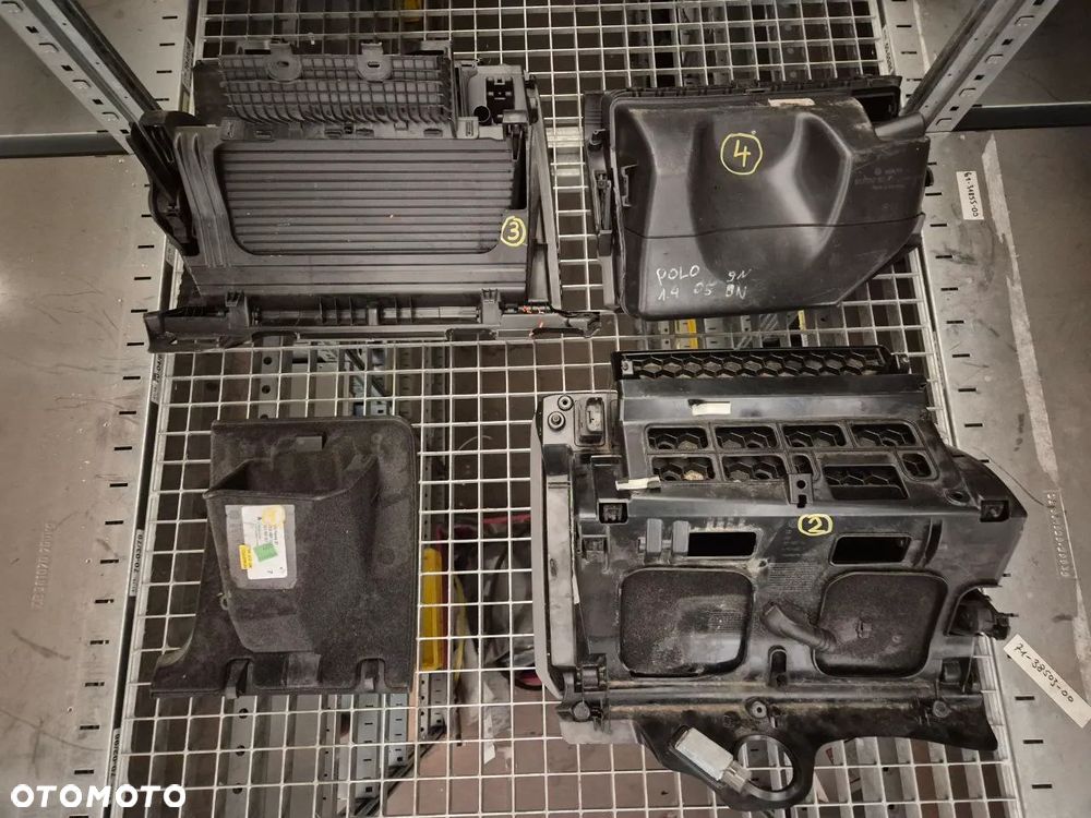 VOLKSWAGEN PORSCHE SCHOWEK PASAŻERA, ŚRODKOWY, KIEROWCY. - 15