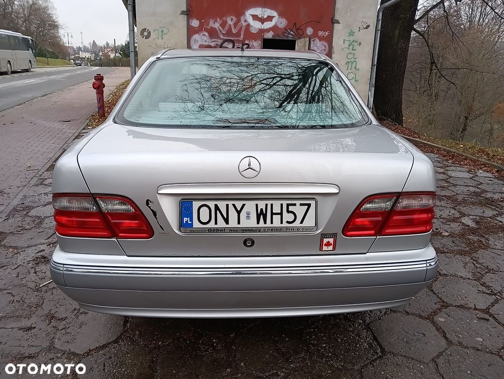 Mercedes-Benz Klasa E - 4