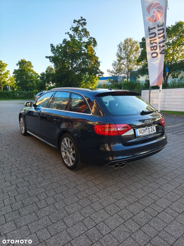 Audi A4 Avant 2.0 TDI DPF clean diesel quattro S tronic S line Sportpaket - 5
