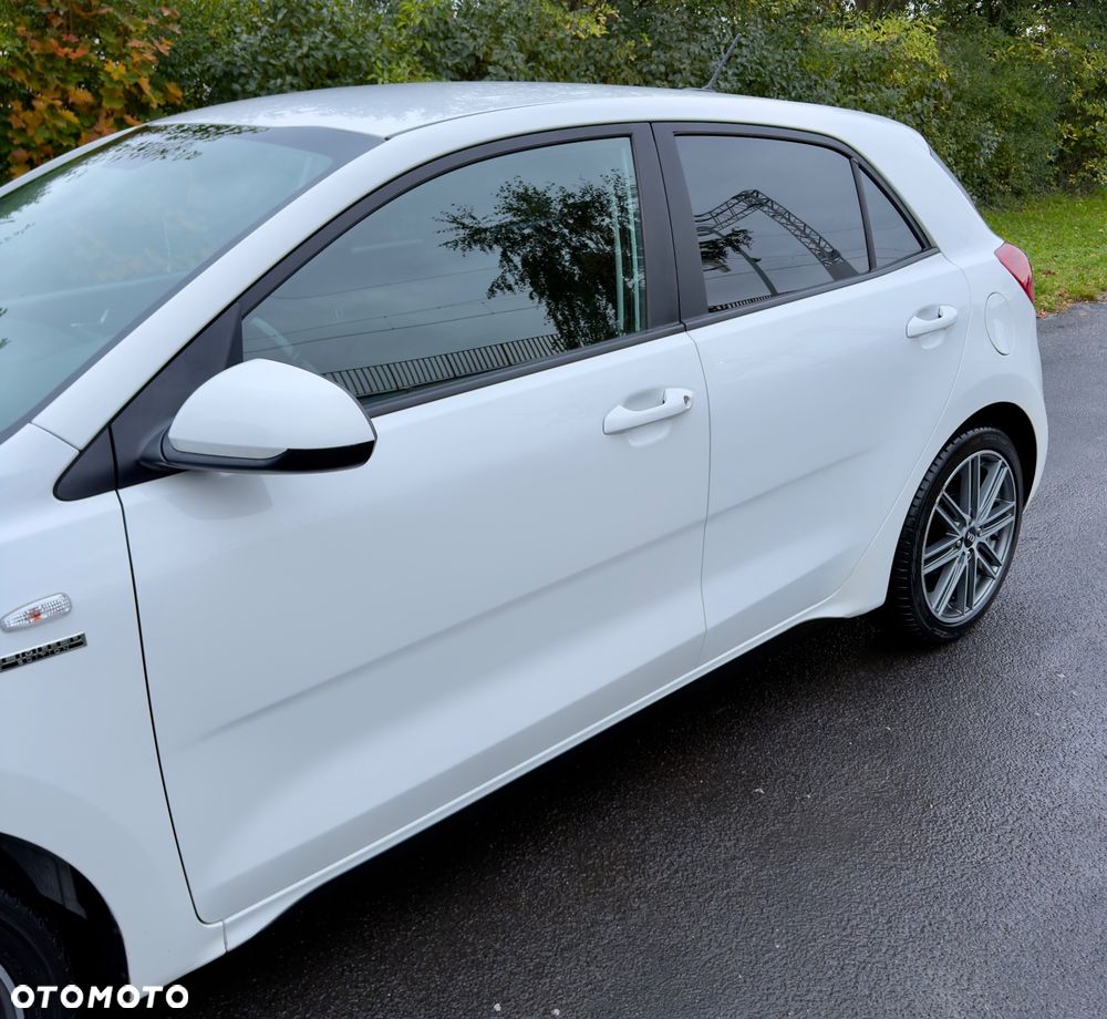 Kia Rio 1.0 T-GDI 100 Dream-Team Edition - 31