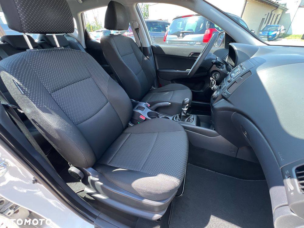 Hyundai i30 1.4 FIFA WM Edition - 20