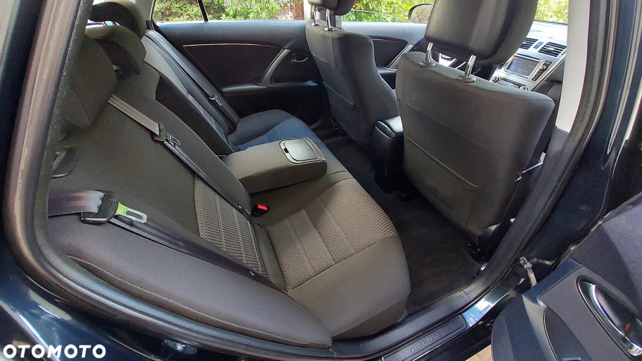 Toyota Avensis 1.8 Sol plus NAVI - 16