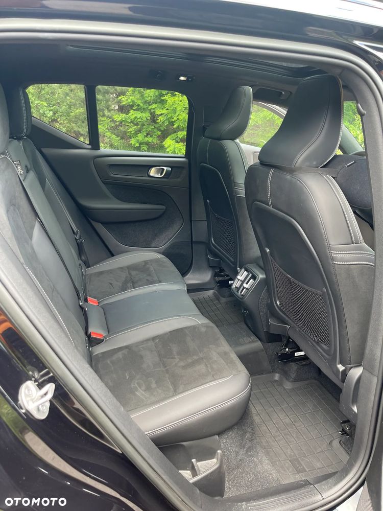 Volvo XC 40 B5 AWD Ultimate Dark - 17