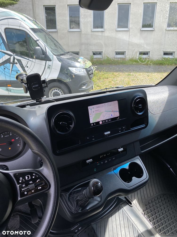 Mercedes-Benz Sprinter - 20