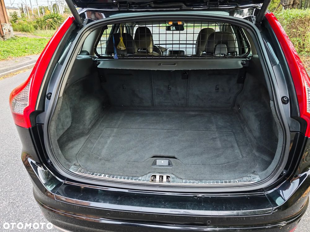 Volvo XC 60 2.4D AWD Momentum - 8