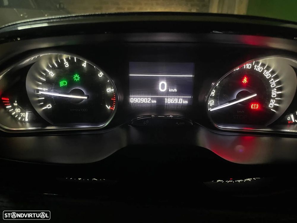 Peugeot 2008 1.2 PureTech Style - 15