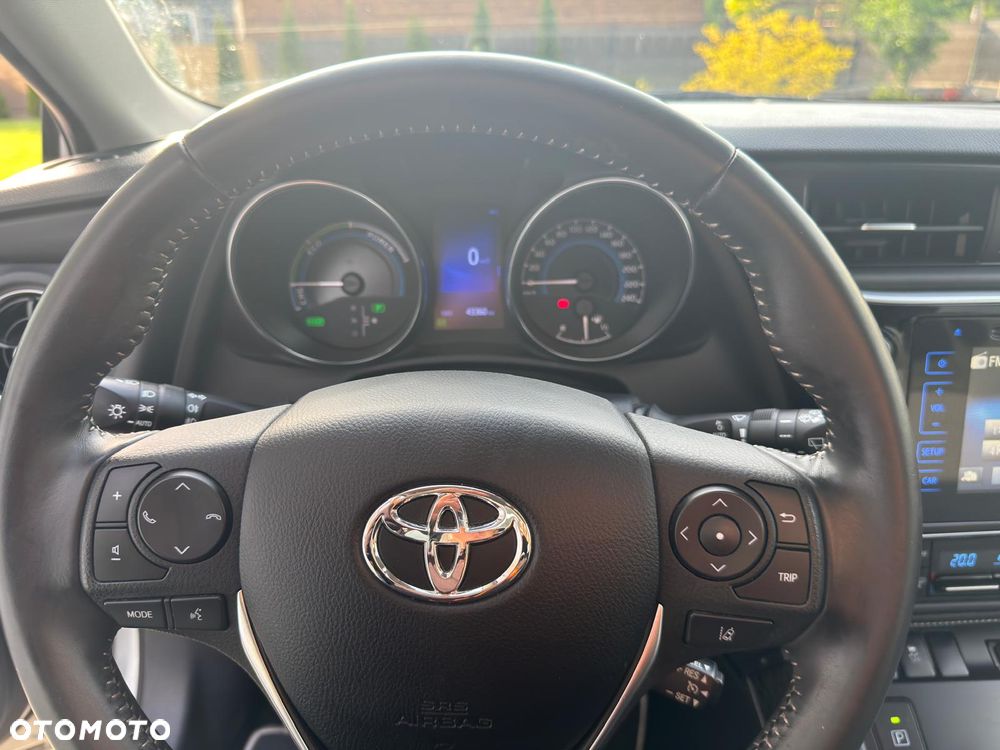 Toyota Auris - 16