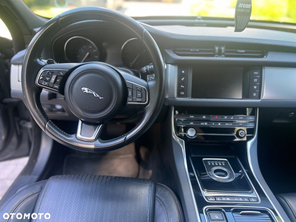 Jaguar XF 2.0 i4D Prestige - 14