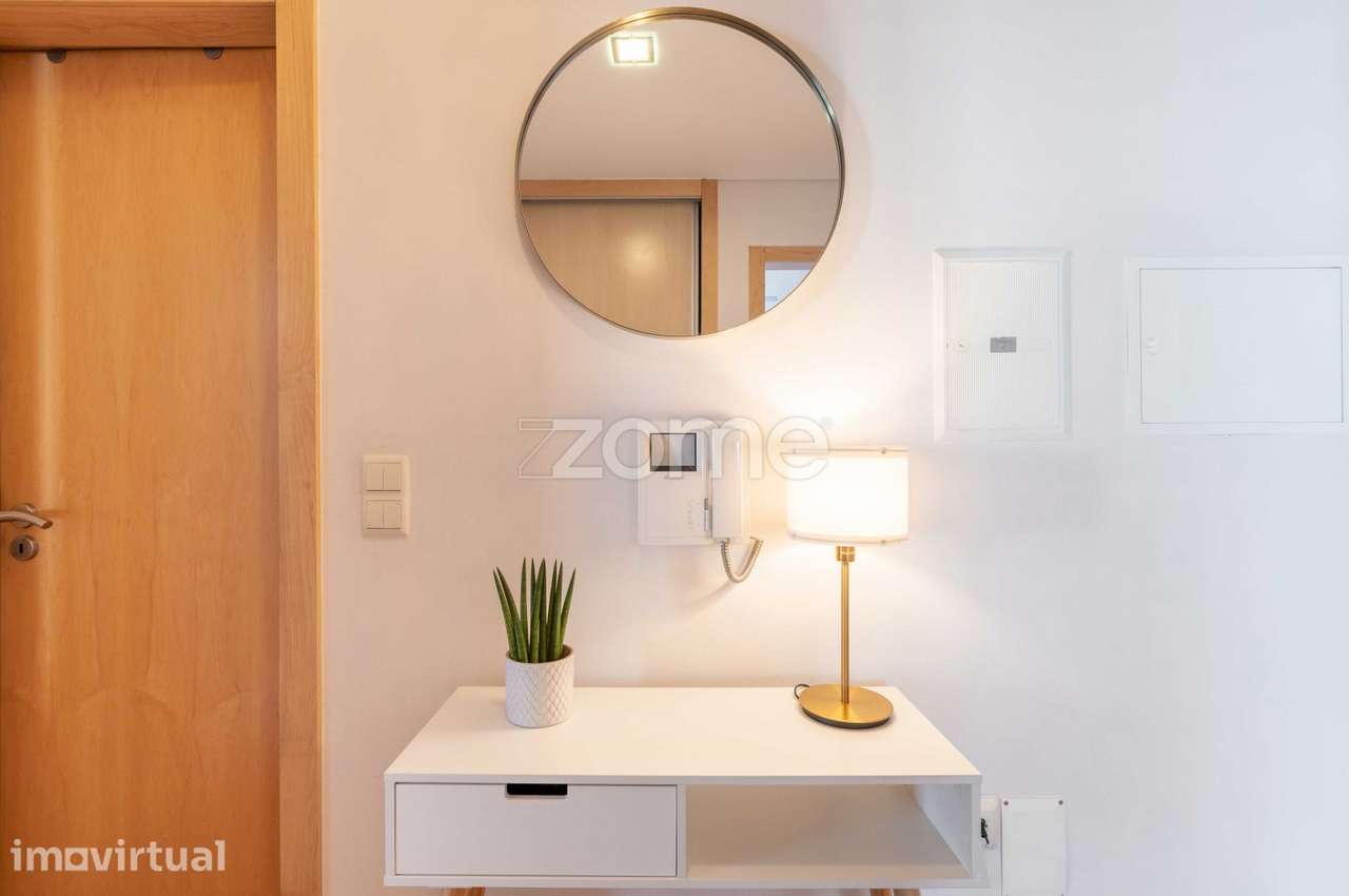 Apartamento T1 Mobilado com Terraço e Garagem - Paranhos, Porto. - Grande imagem: 2/25
