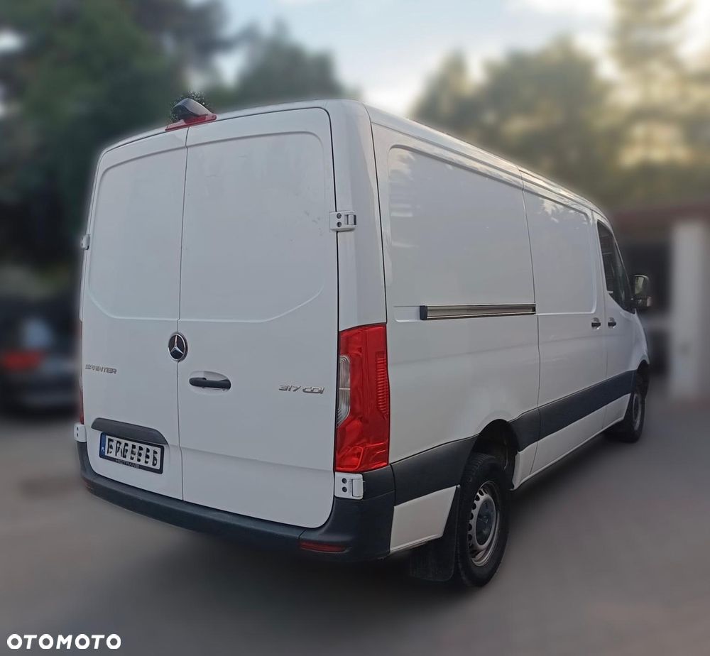 Mercedes-Benz Sprinter - 5