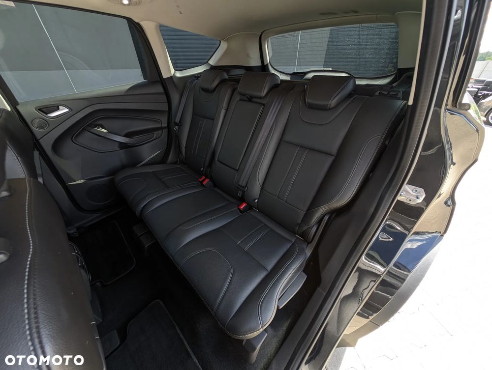 Ford Kuga 2.0 TDCi 4x4 Titanium - 37