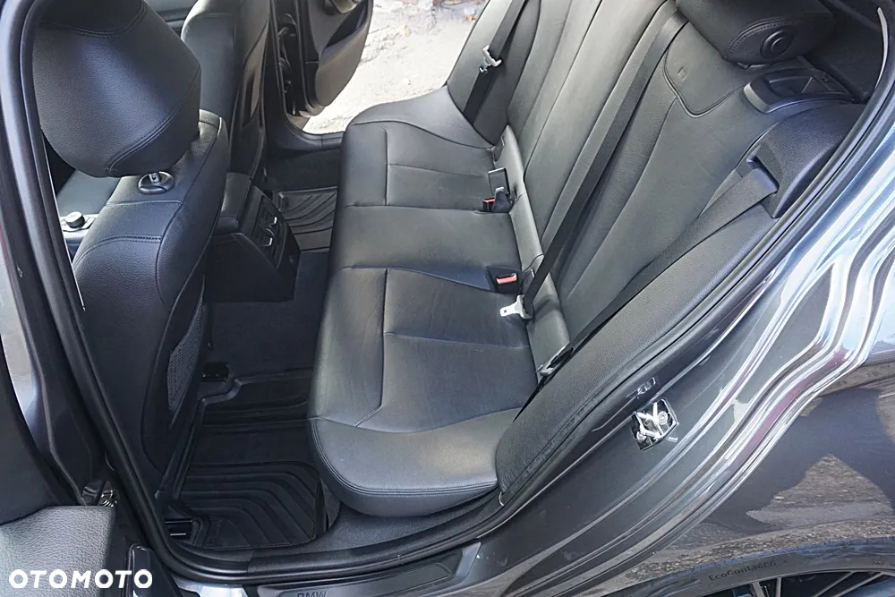 BMW Seria 1 120d Sport-Aut Urban Line - 25