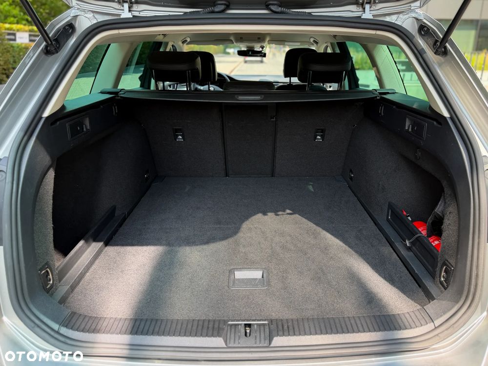Volkswagen Passat Variant 1.8 TSI BMT Highline DSG - 11