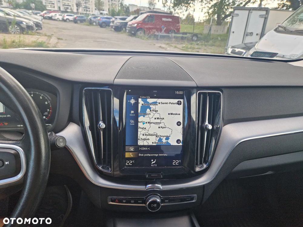 Volvo XC 60 B5 B AWD Momentum Pro - 11