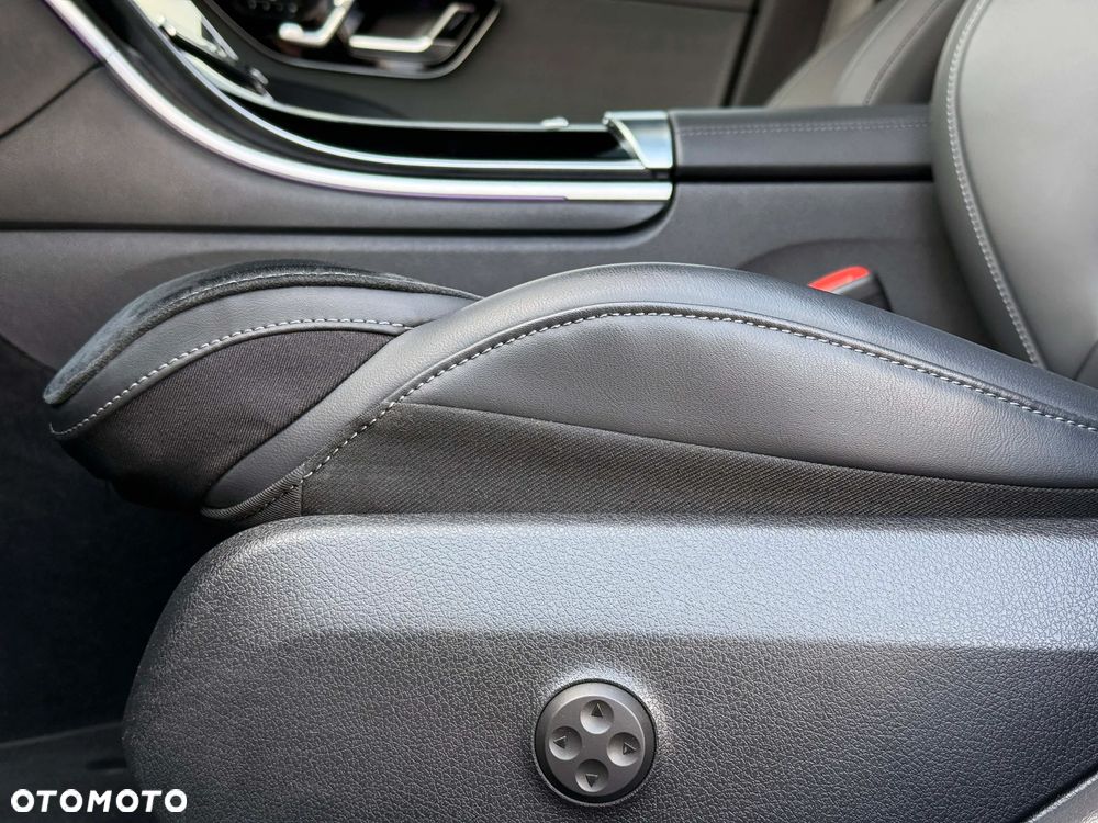Mercedes-Benz Klasa C 300 9G-TRONIC AMG Line - 29