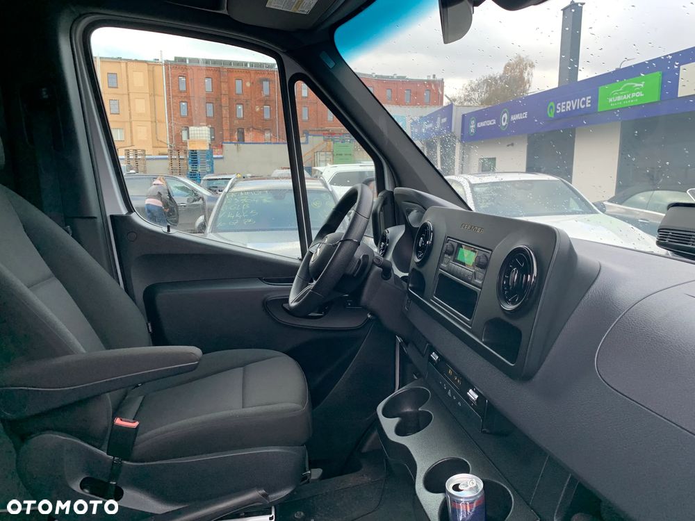 Mercedes-Benz Sprinter - 17