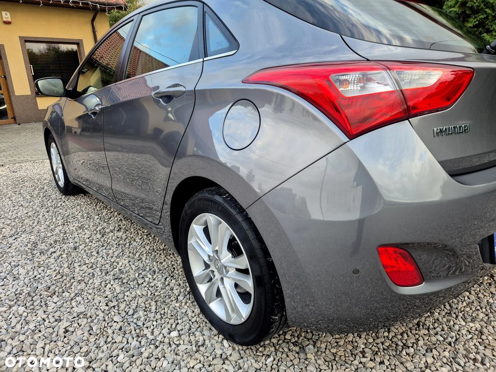 Hyundai i30 1.4 Intro Edition - 10