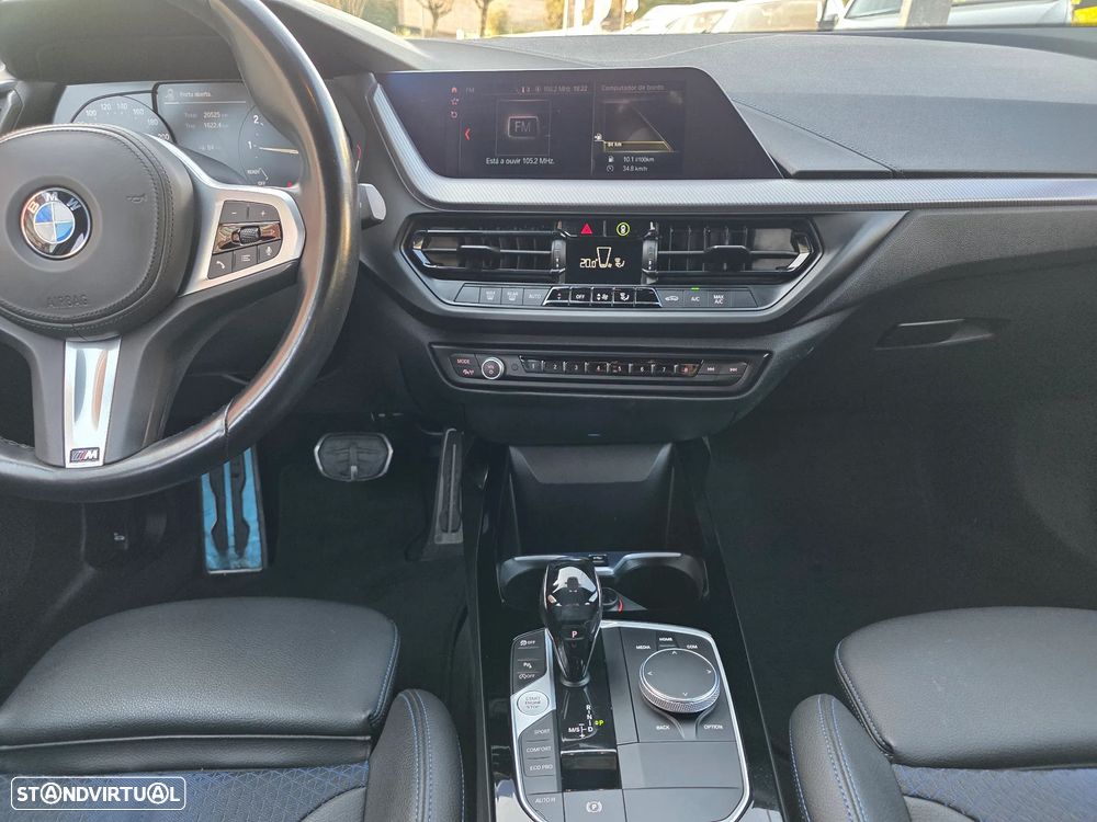 BMW 118 i Pack Desportivo M Auto - 12