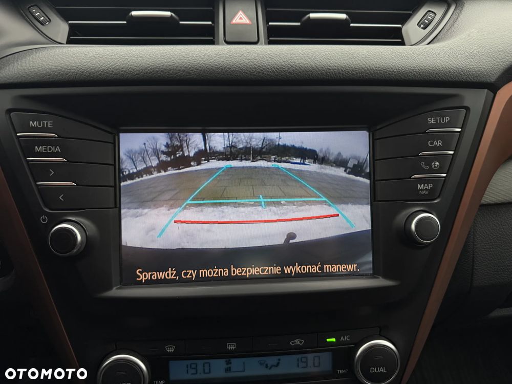 Toyota Avensis Touring Sports 1.8 Executive - 25