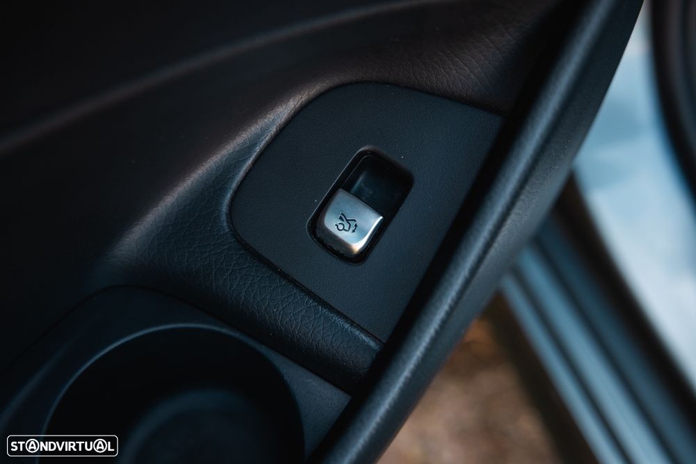 Mercedes-Benz E 300 de AMG Line - 18