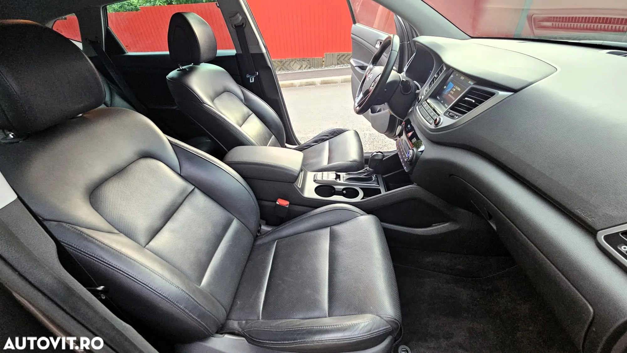 Hyundai Tucson 2.0 CRDI 4WD 6AT Premium+ - 11