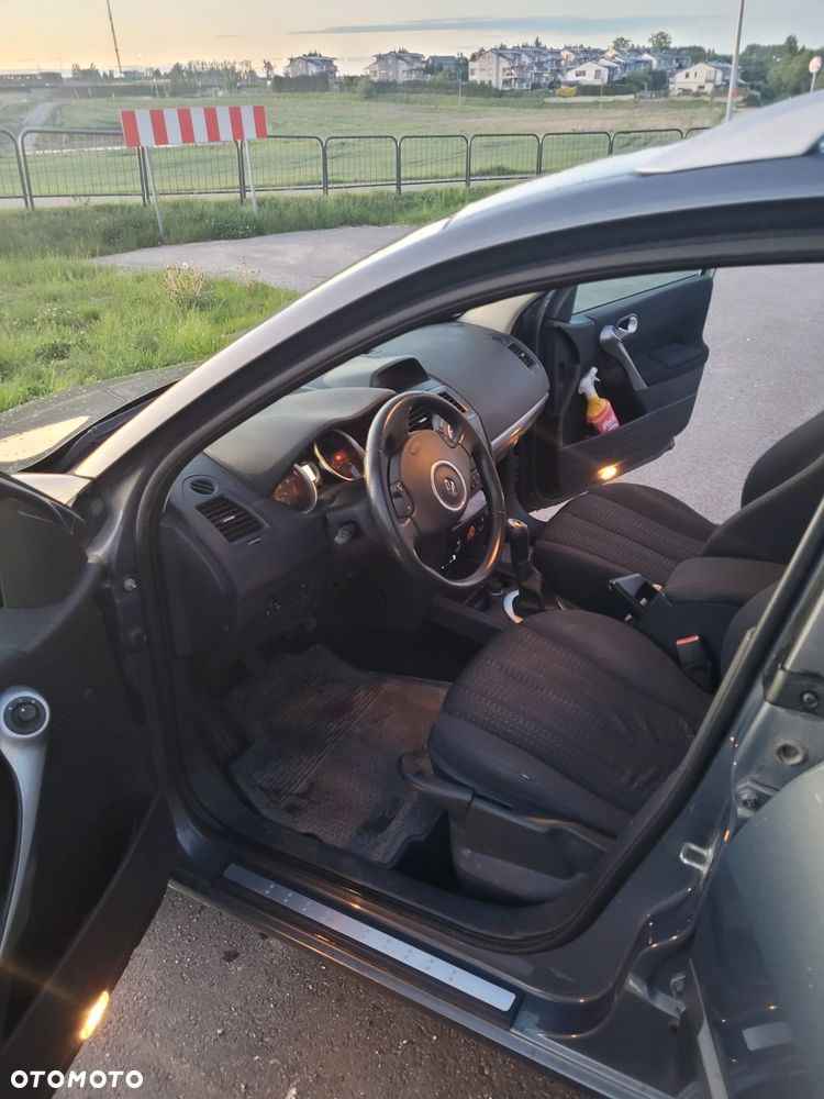 Renault Megane 1.6 16V Confort Authentique - 4