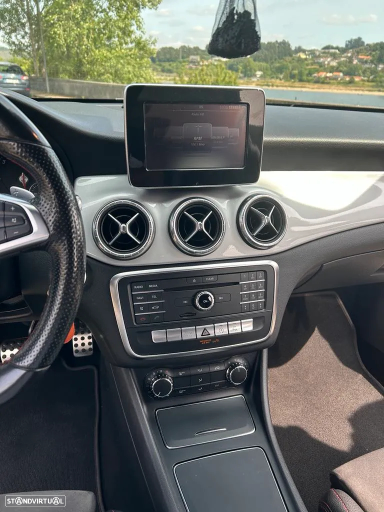 Mercedes-Benz CLA 180 d Shooting Brake AMG Line Aut. - 25