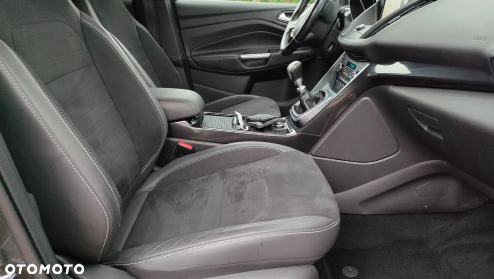 Ford Kuga 1.5 EcoBoost 2x4 ST-Line - 8