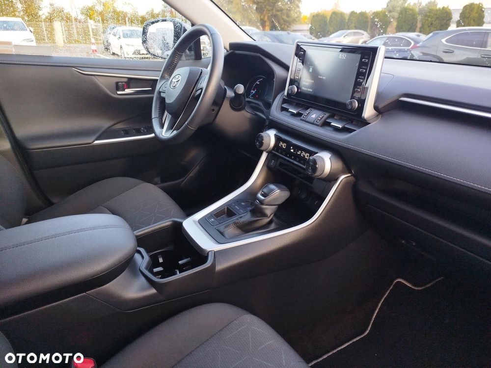 Toyota RAV4 - 9