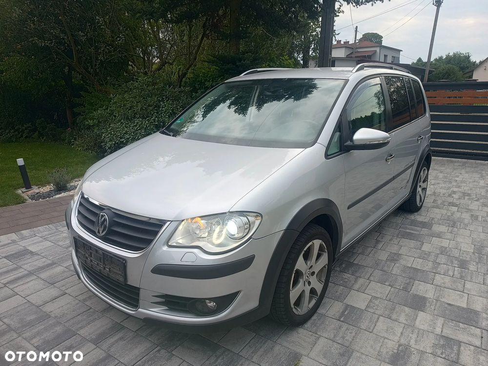 Volkswagen Touran - 8